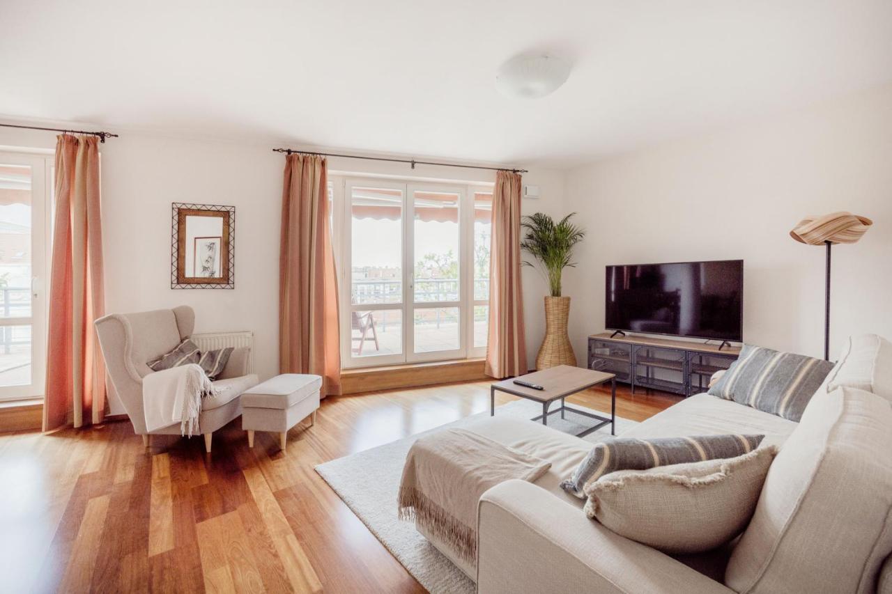 Bright And Spacious Penthouse W/ Terrace & Parking 布达佩斯 外观 照片