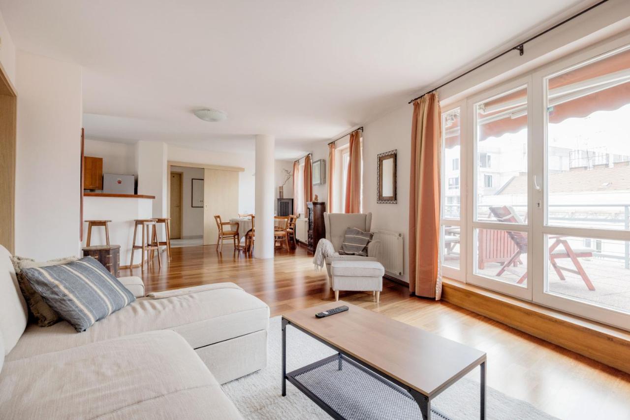Bright And Spacious Penthouse W/ Terrace & Parking 布达佩斯 外观 照片