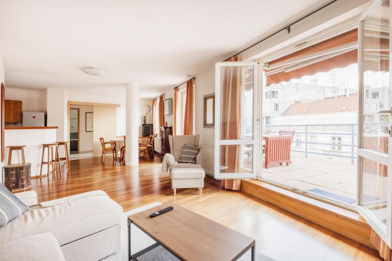 Bright And Spacious Penthouse W/ Terrace & Parking 布达佩斯 外观 照片